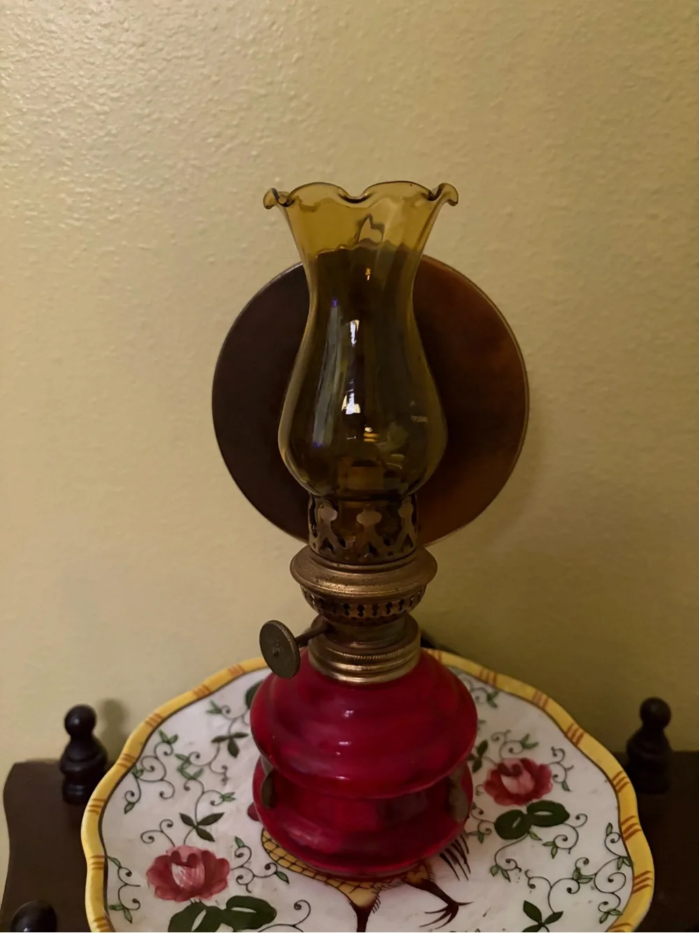 Vintage-Style Red Glass Oil Lamp with Amber Chimney